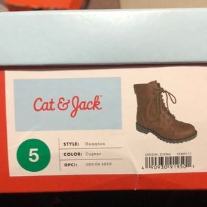 Cat & Jack boots size 5 women brand new